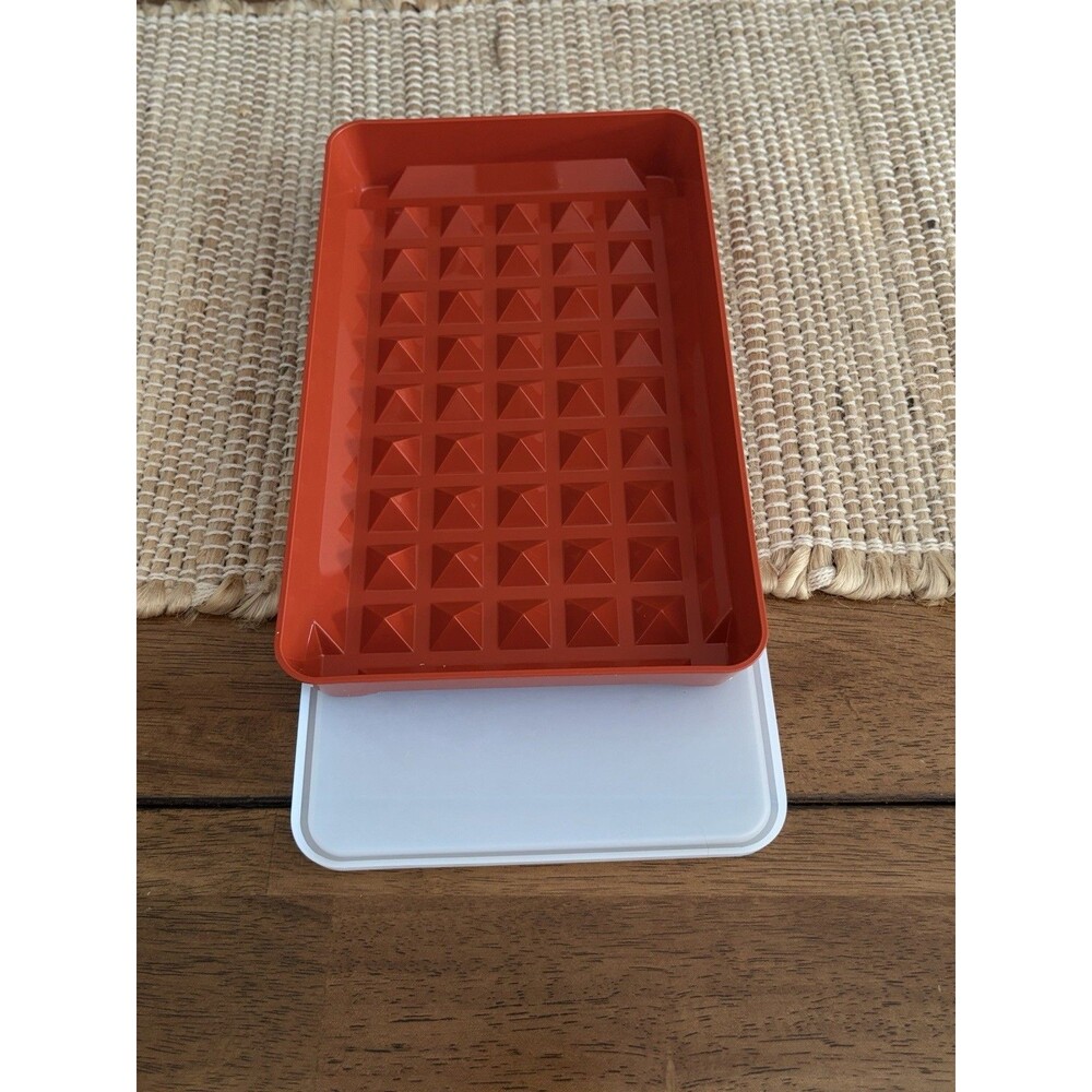 Tupperware Meat Keeper Vintage EUC Orange 10x6.5
